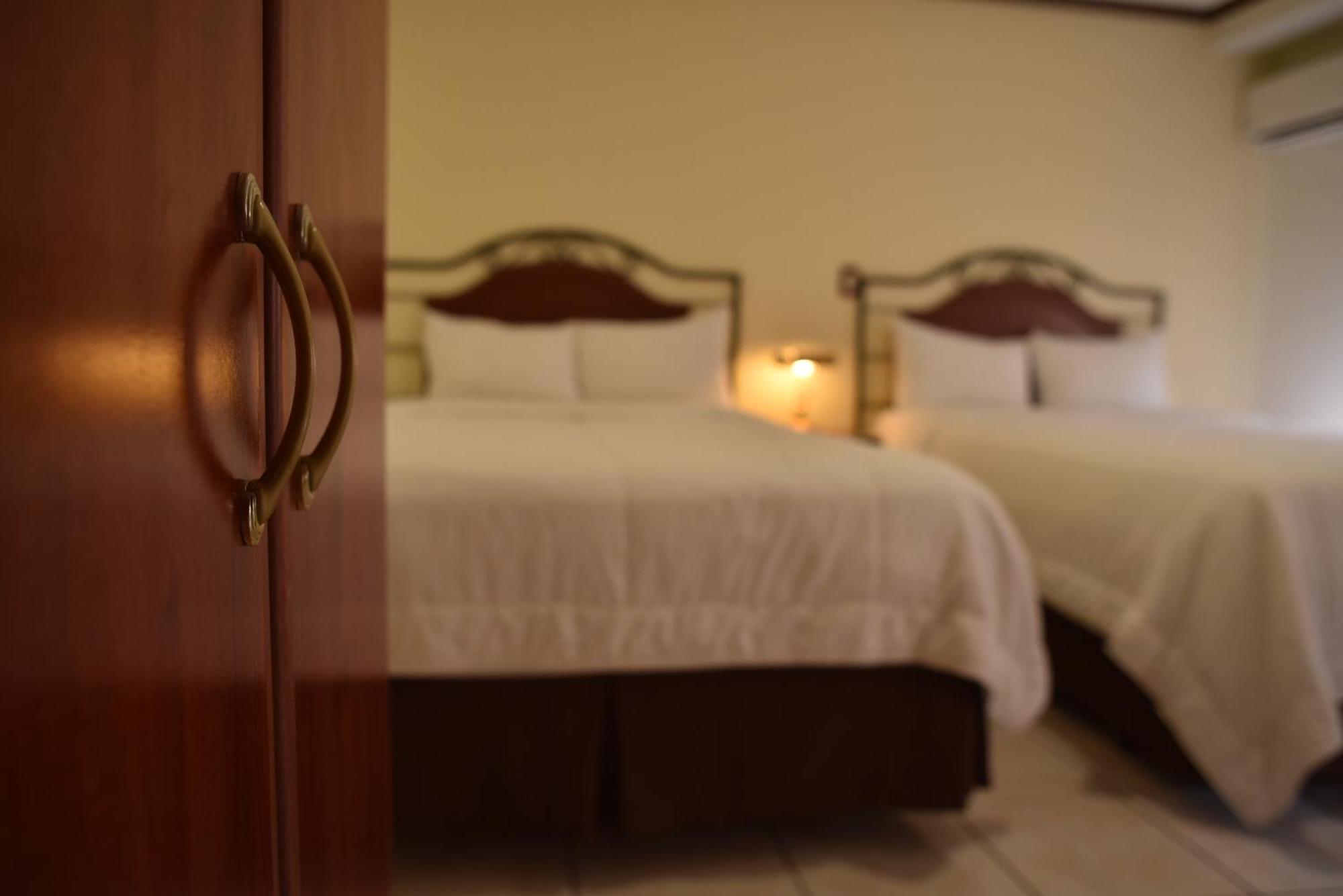 Hotel Gardenia Inn San Salvador Exteriör bild